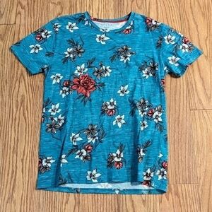 Day & Age Hawaiian style floral t-shirt with blue background, size XL
